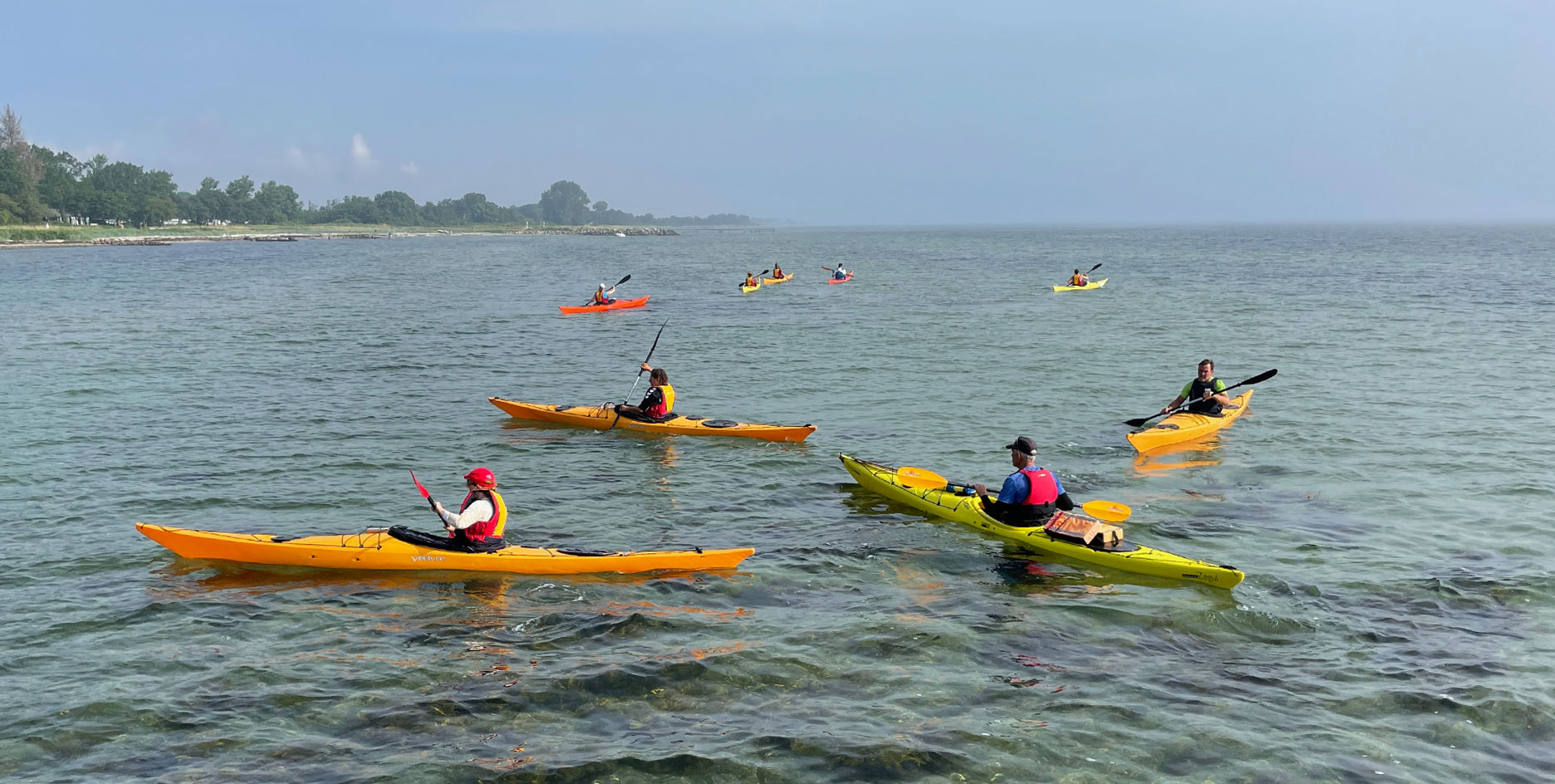 Kajak-ved-Hou-strand_Hou Maritime Familiehøjskole